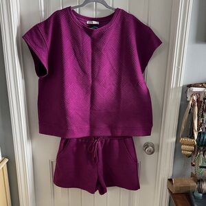 Women’s textured short set